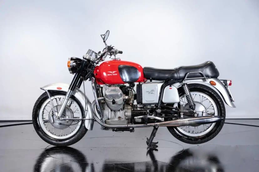 Due geni e un motore, Moto Guzzi e la nascita del bicilindrico