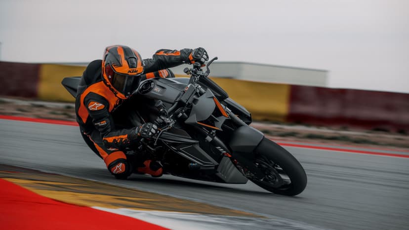 KTM 1390 Super Duke RR Track, niente compromessi per questa Hypernaked da pista