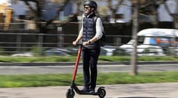 Monopattini elettrici: caos prenotazioni per il targhino