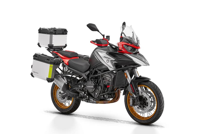 QJ Motor SRT 900 SX, quanto fa e quanto consuma?