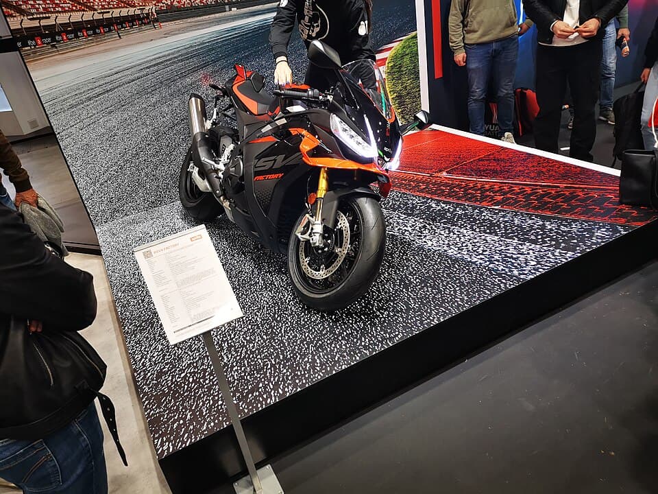Aprilia RSV4 Factory 2023