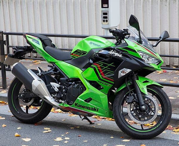 Kawasaki Z400 2025