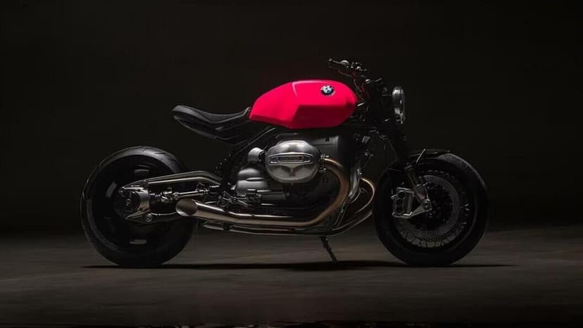 BMW R20, il colossale Big Boxer da due litri si prepara al debutto su strada?