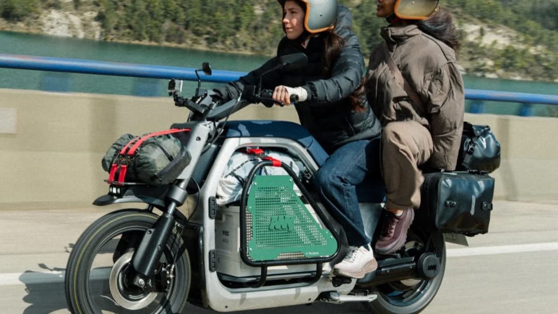 ANY presenta LUV1, pratico come un’auto e agile come uno scooter