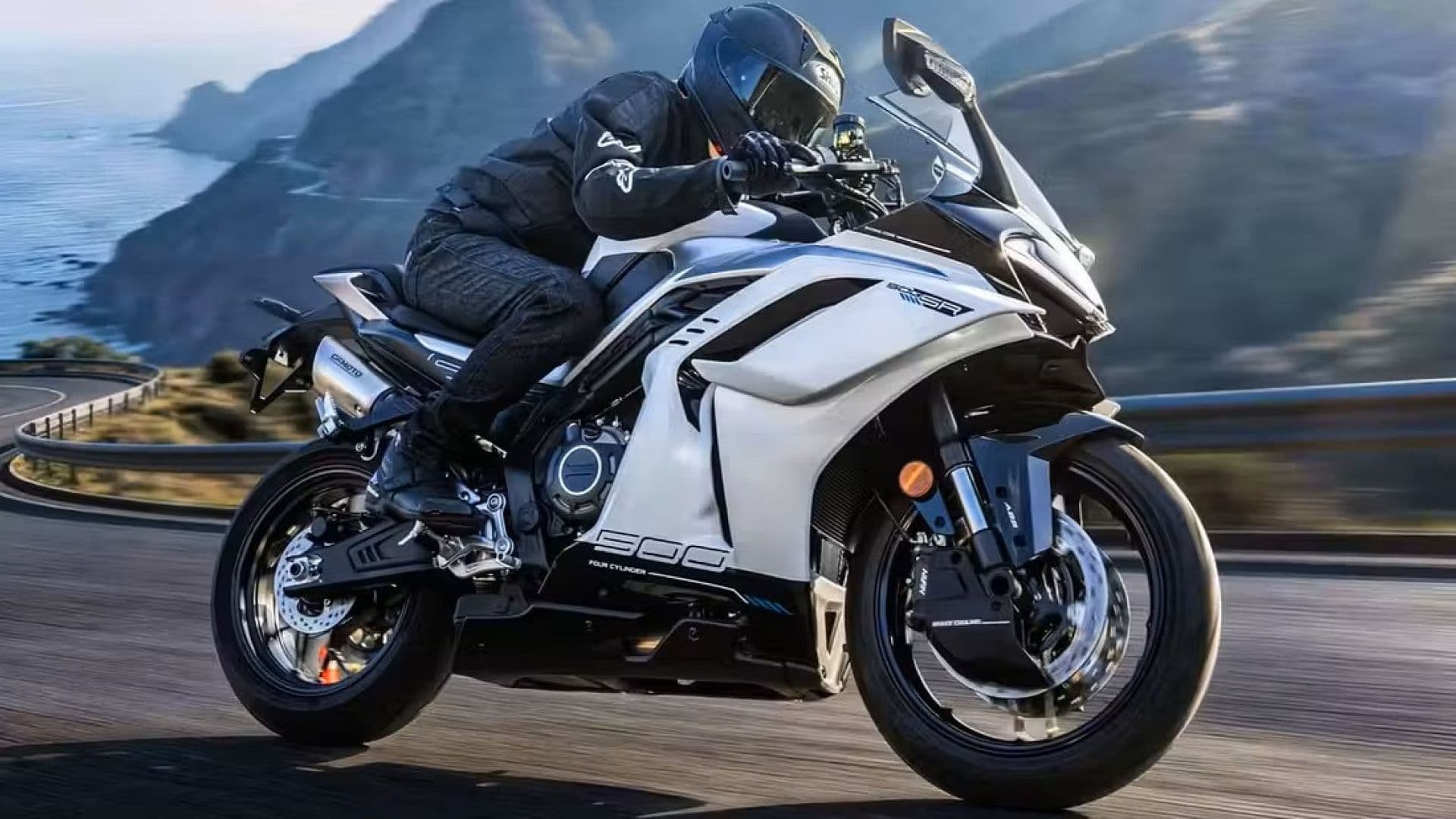 CFMoto 500 SR, la nuova sportiva debutta in Cina