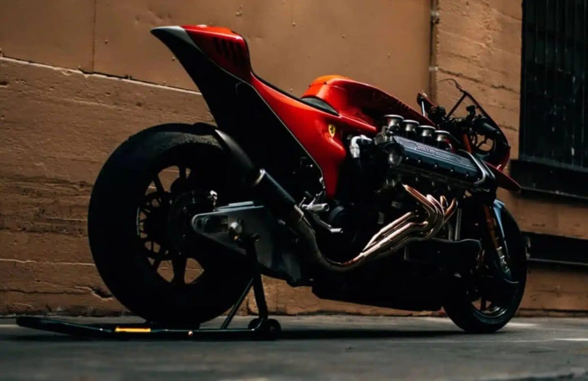 La moto col motore Ferrari V8 venduta per oltre 500 mila dollari