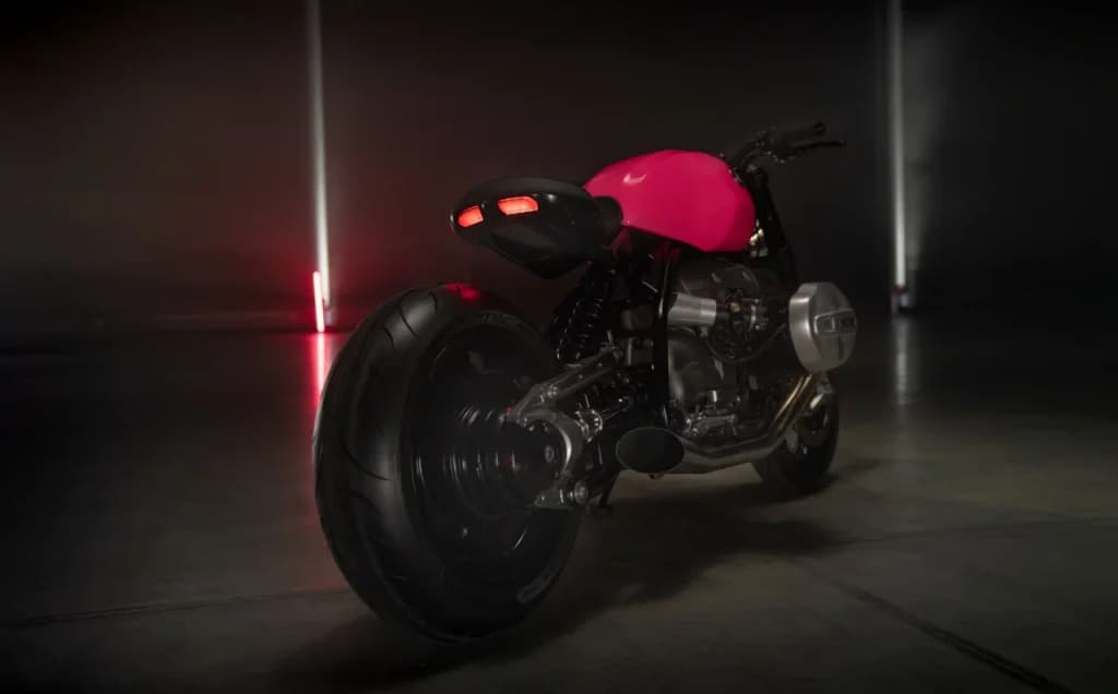 Nuova BMW R20, maxi cruiser boxer dal look radicale