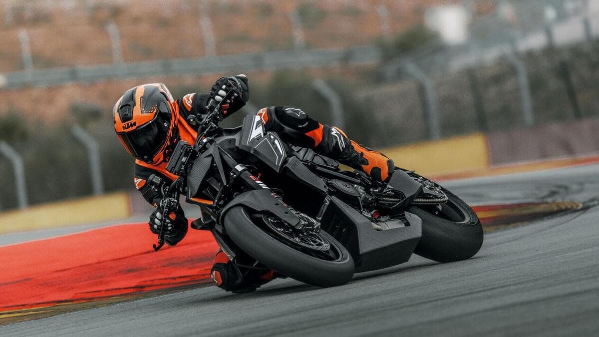 KTM 1390 Super Duke RR Track 2026: l'assalto definitivo alla pista
