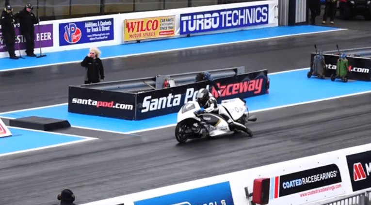 Moto a vapore record: 5,5 secondi sul quarto di miglio