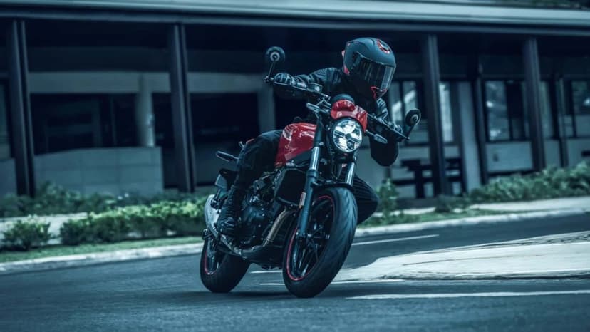 Royal Enfield Guerrilla 450 Apex: più sportiva, più precisa, più divertente