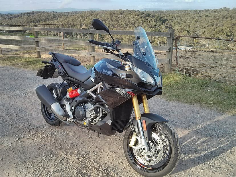 Aprilia SR GT 400