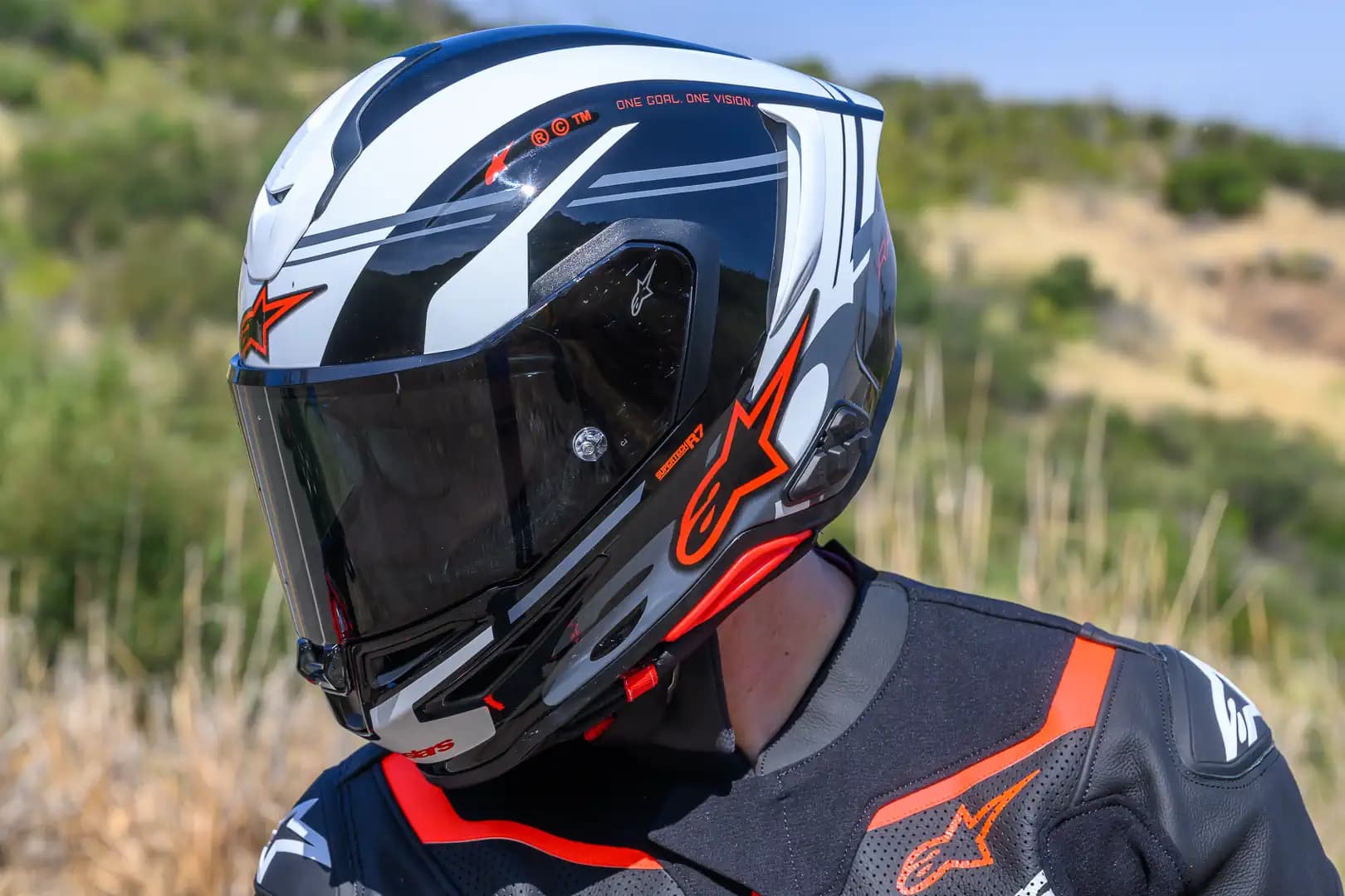 Aprilia Tuono V4 Factory 2025