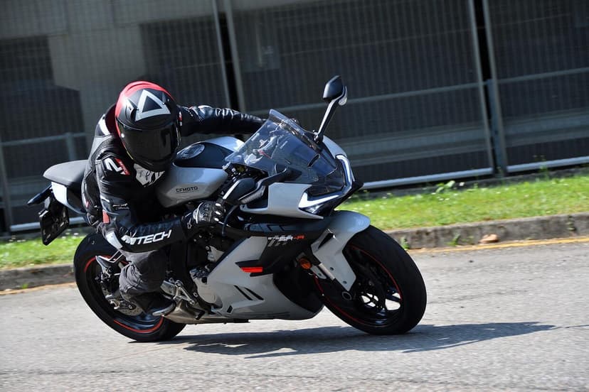 CFMoto 675SR-R