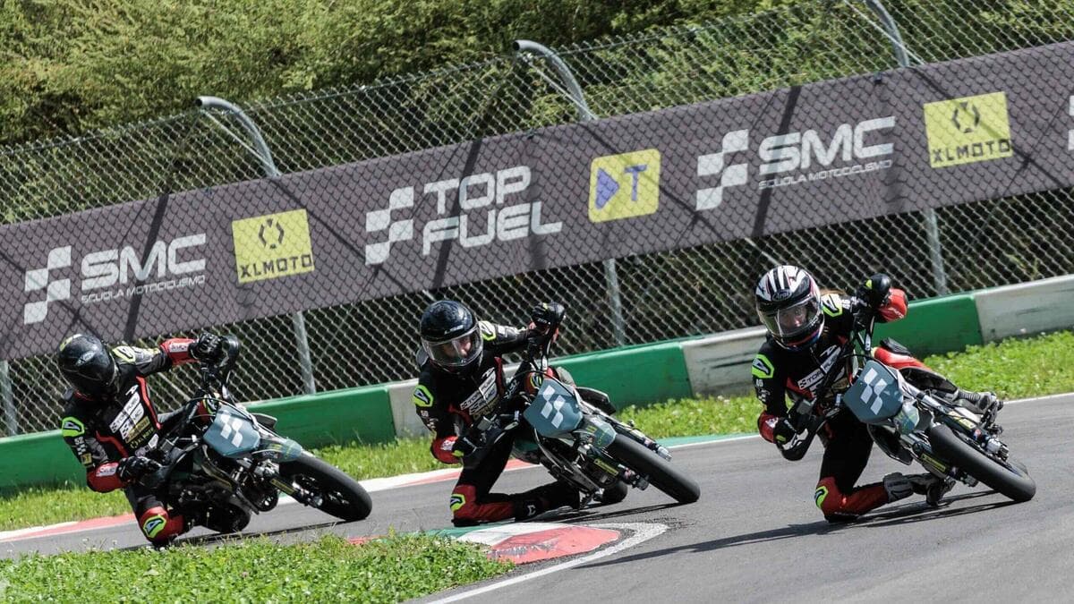 Top Fuel e SMC Scuola Motociclismo sbarcano in Abruzzo
