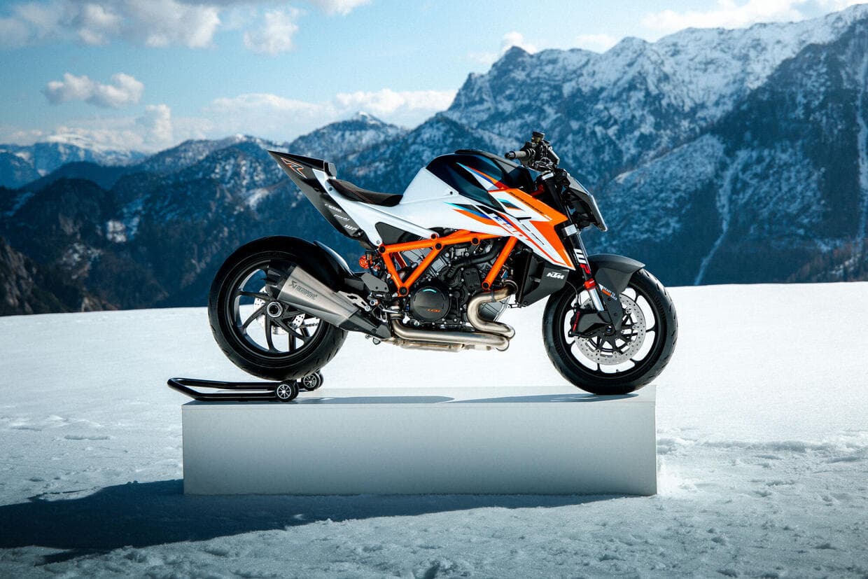 KTM 1390 Super Duke RR, la Bestia mette la tuta da gara