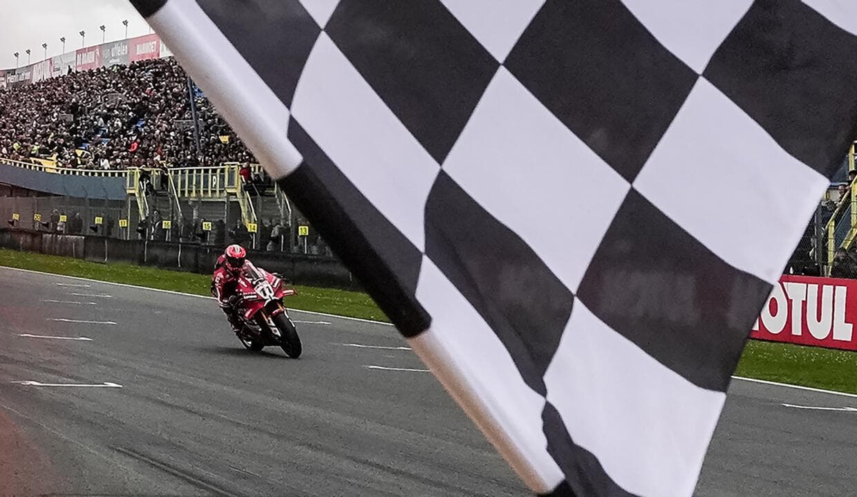 SBK Olanda, Bulega detta legge anche in Superpole Race