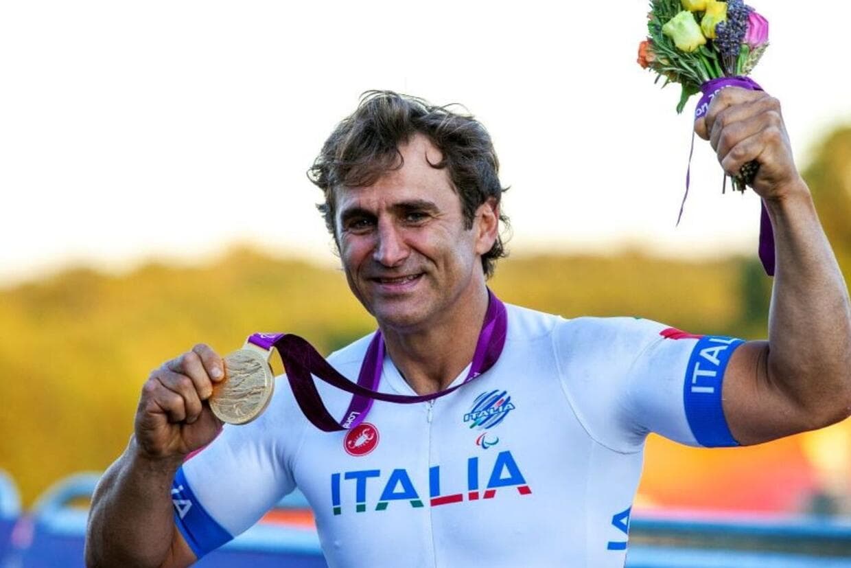 Alex Zanardi: cosa è successo. Il ricovero di routine e l’improvviso peggioramento