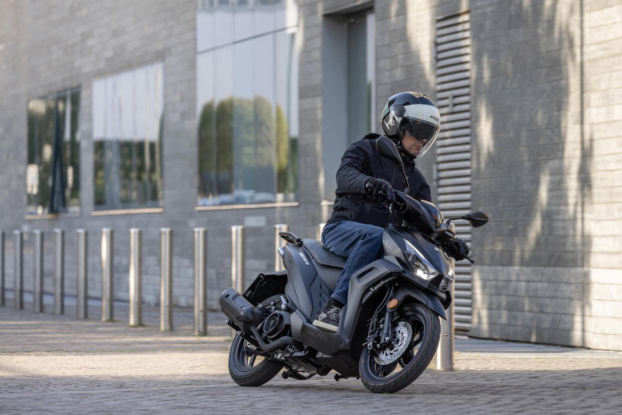 Kymco Micare 125, 2.000 euro e 50 km/l per lo scooter da città