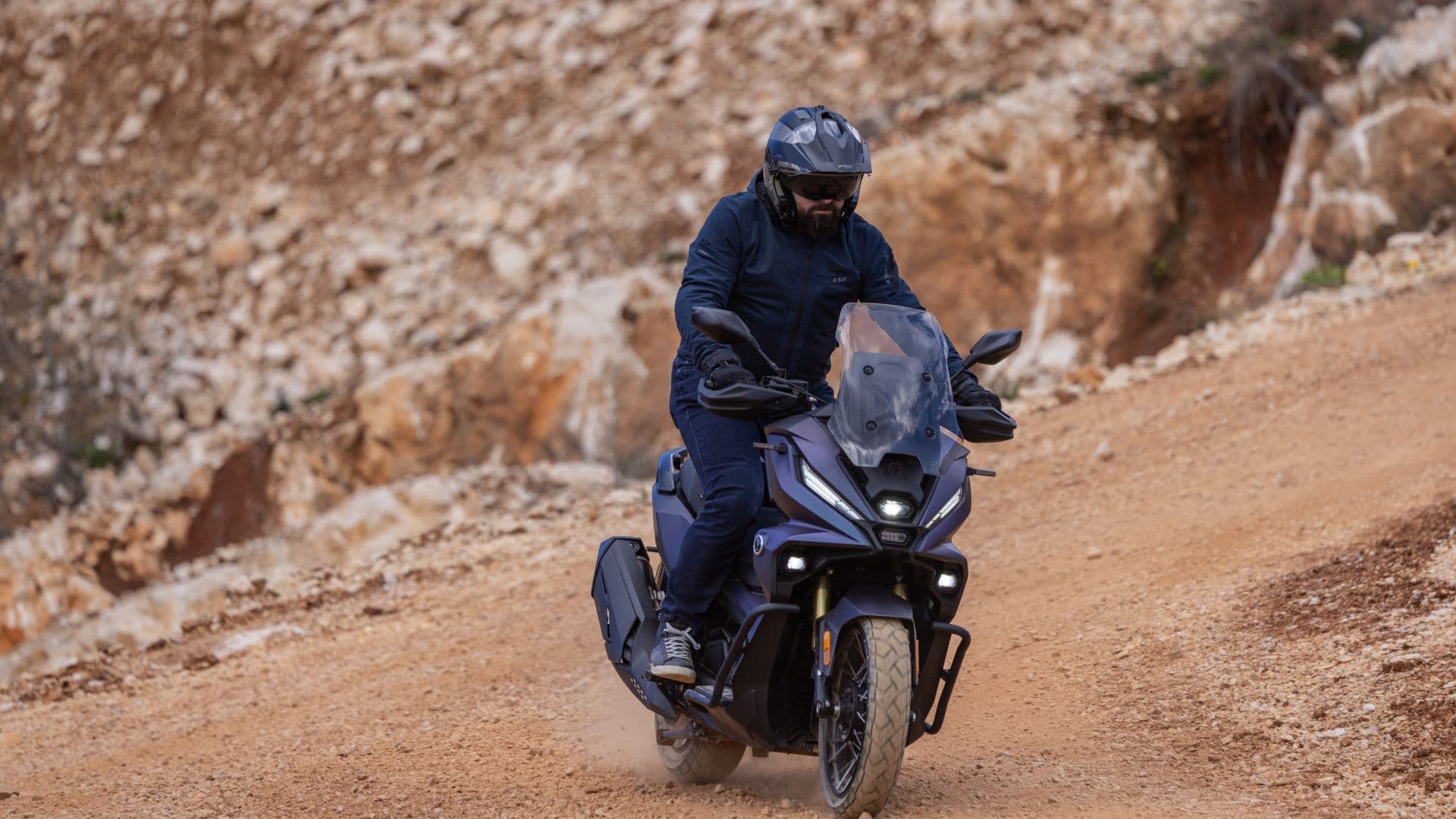 Voge SR450X: lo scooter adventure che non conosce confini. La prova in anteprima