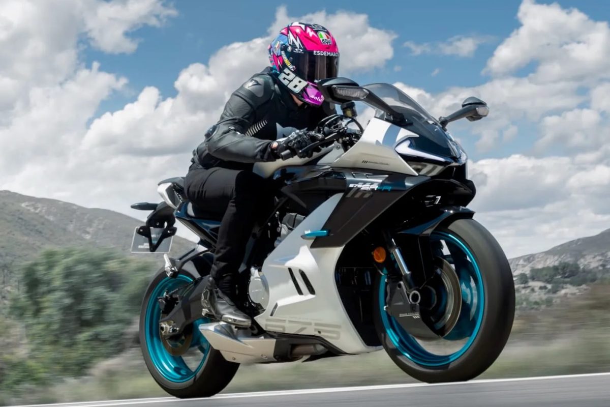 CFMOTO debutta al TT: 675SR-R nella nuova categoria Sportbike