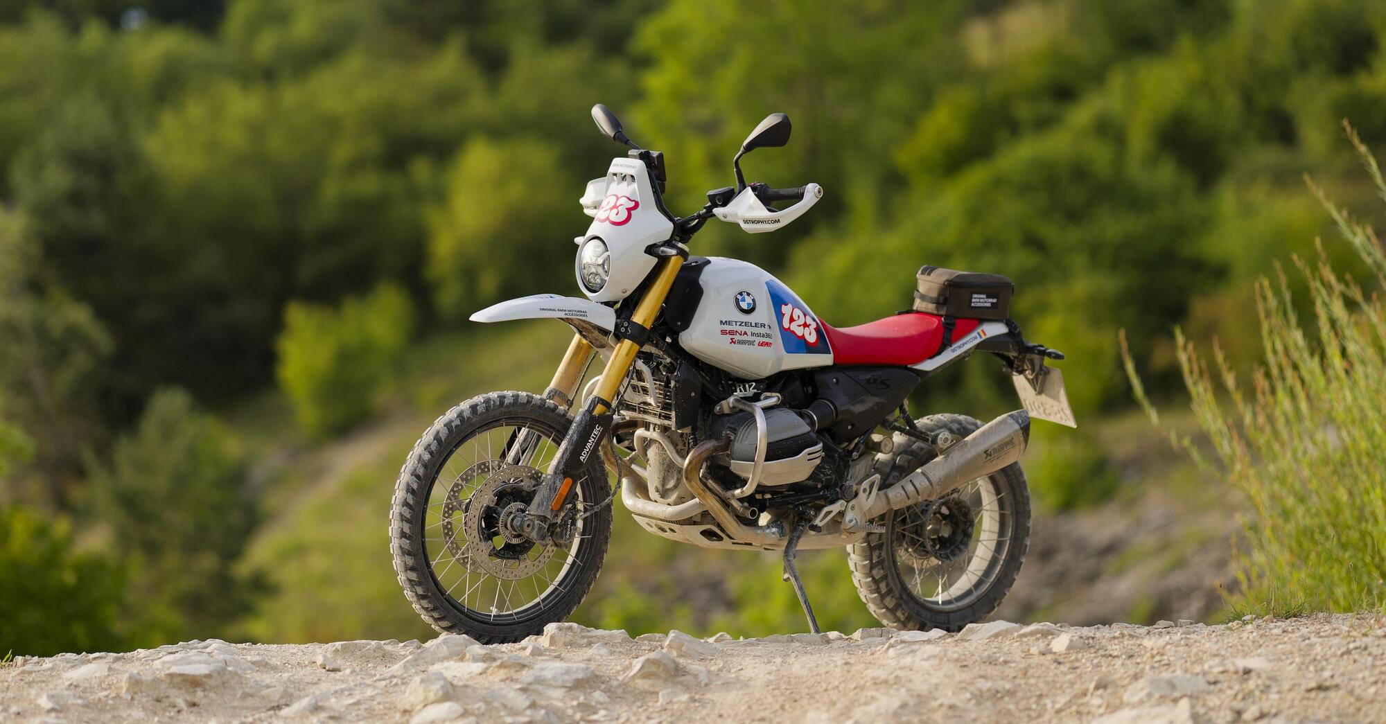 GS Trophy 2026, BMW presenta la R 12 G/S che accompagnerà i team in gara