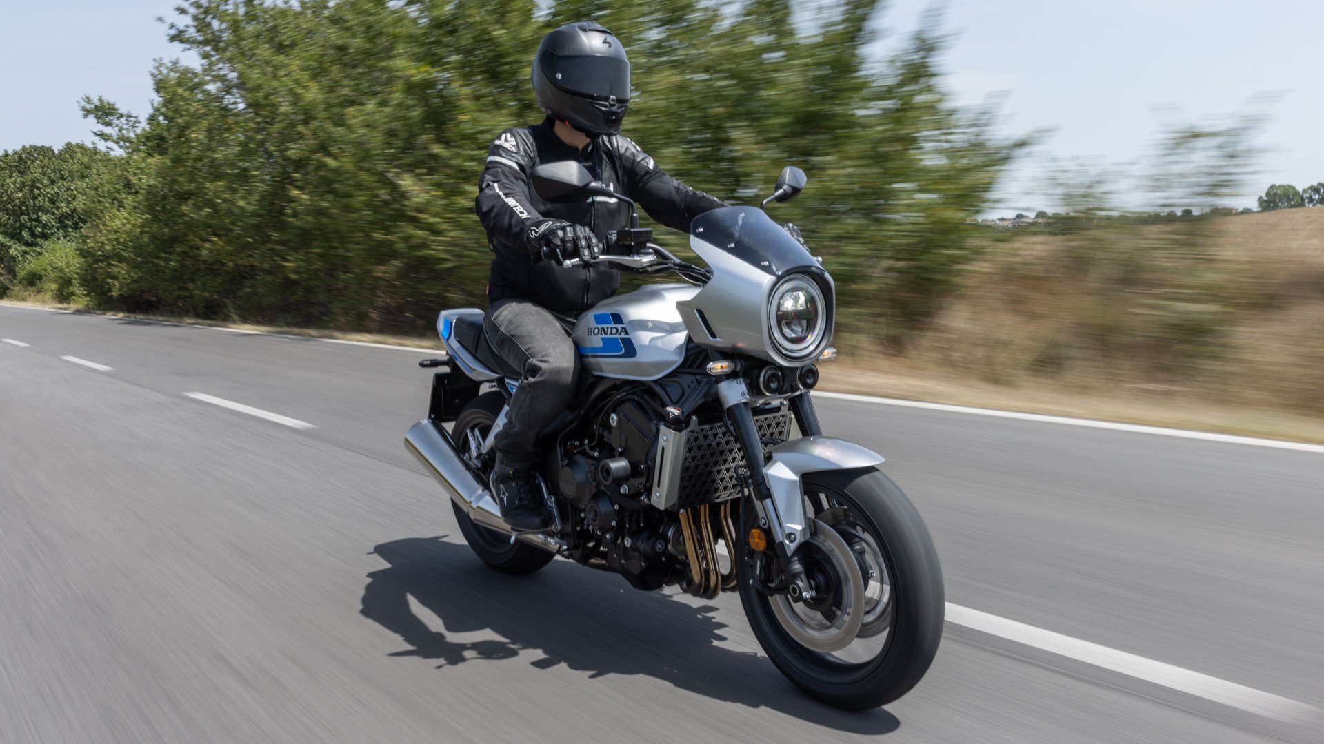Honda CB1000F 2026: sei proprio sicuro che sia solo una CB1000 Hornet in versione rétro? Il test