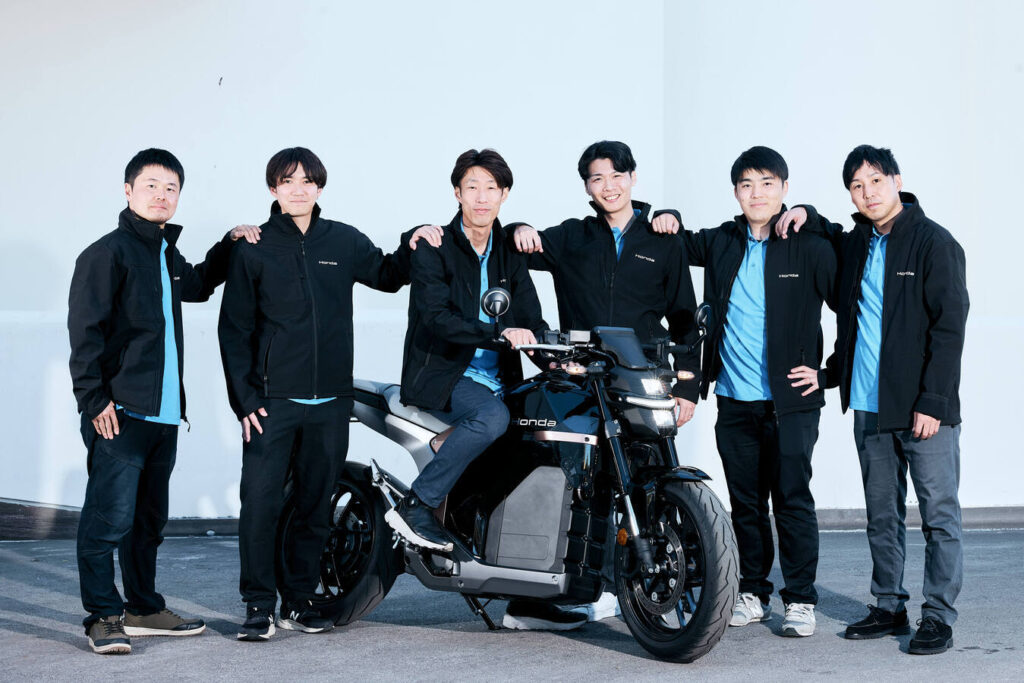 Honda WN7: la nuova moto elettrica cambia il concetto di guida