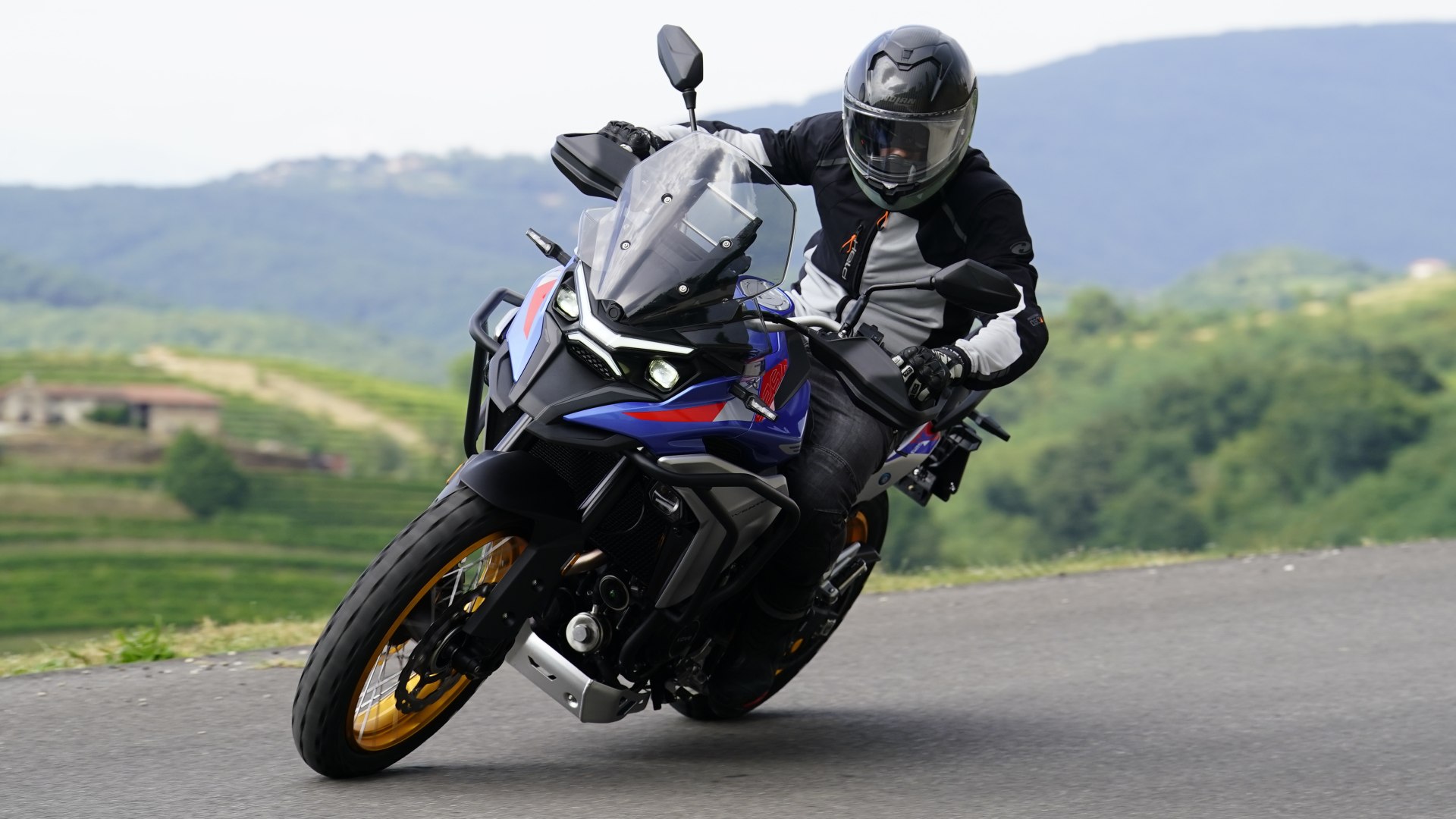 Kove 625X Pro, in sella alla piccola globetrotter super nell'allestimento e nel prezzo