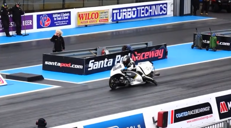 Moto a vapore record: 5,5 secondi sul quarto di miglio