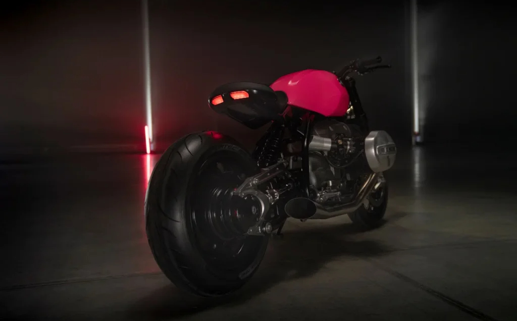 Nuova BMW R20, maxi cruiser boxer dal look radicale