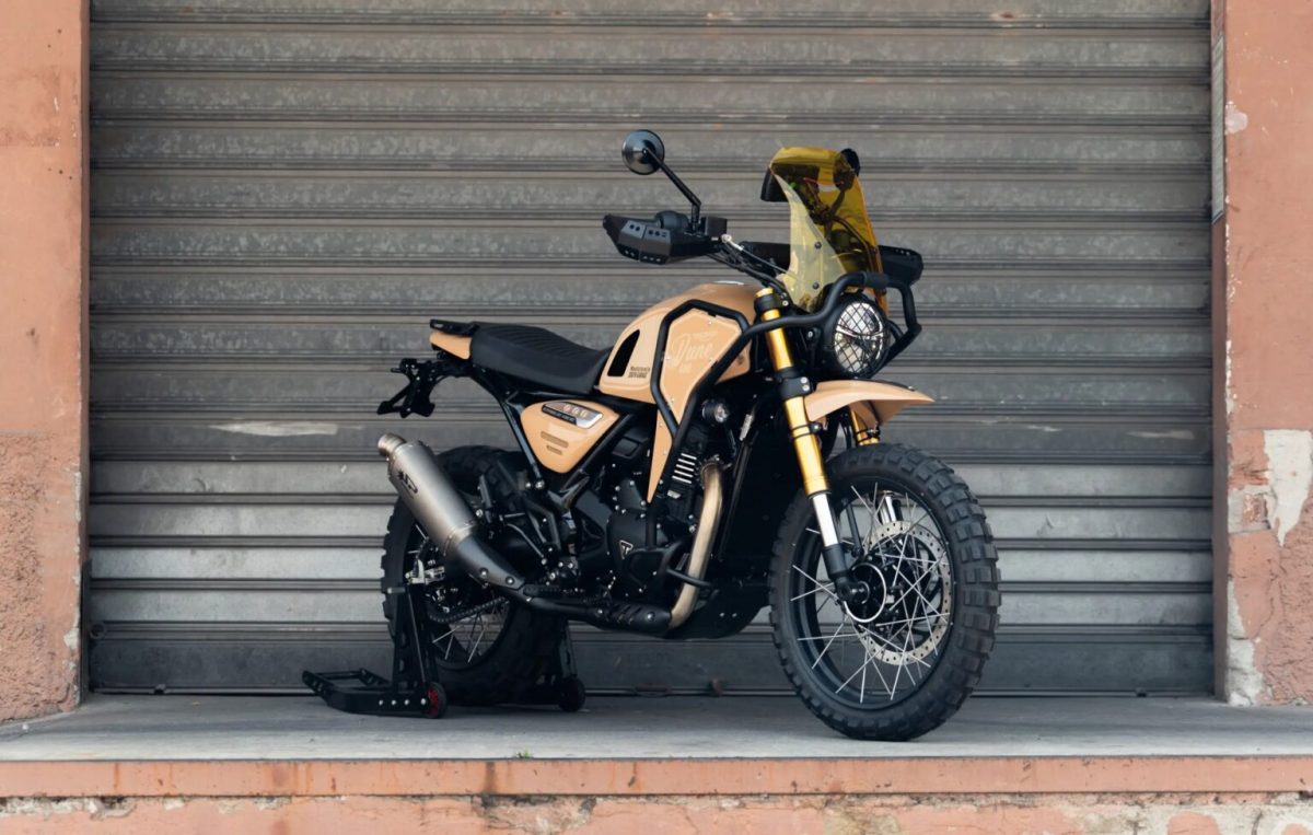 Triumph Dune 400: la Scrambler 400 XC diventa una trail in stile Dakar