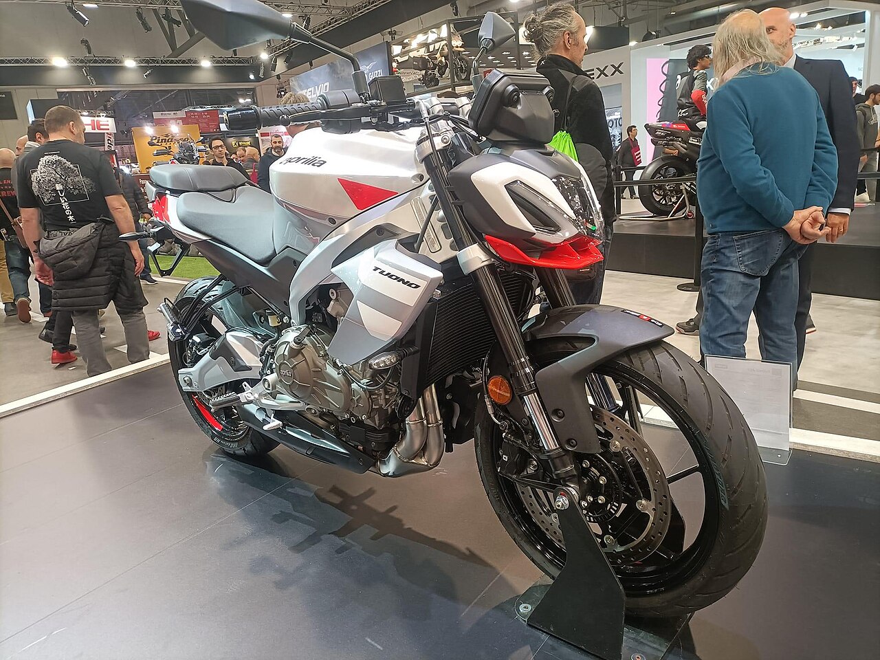 Aprilia Tuono 457