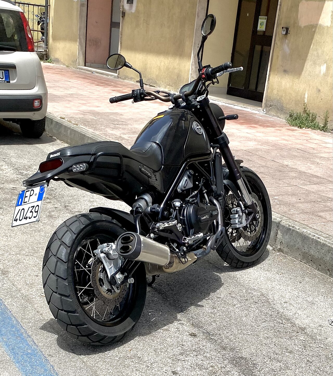 Benelli Leoncino 500