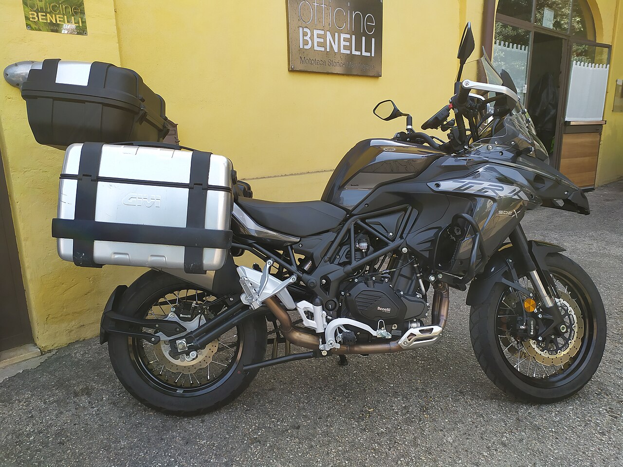 Benelli TRK 502