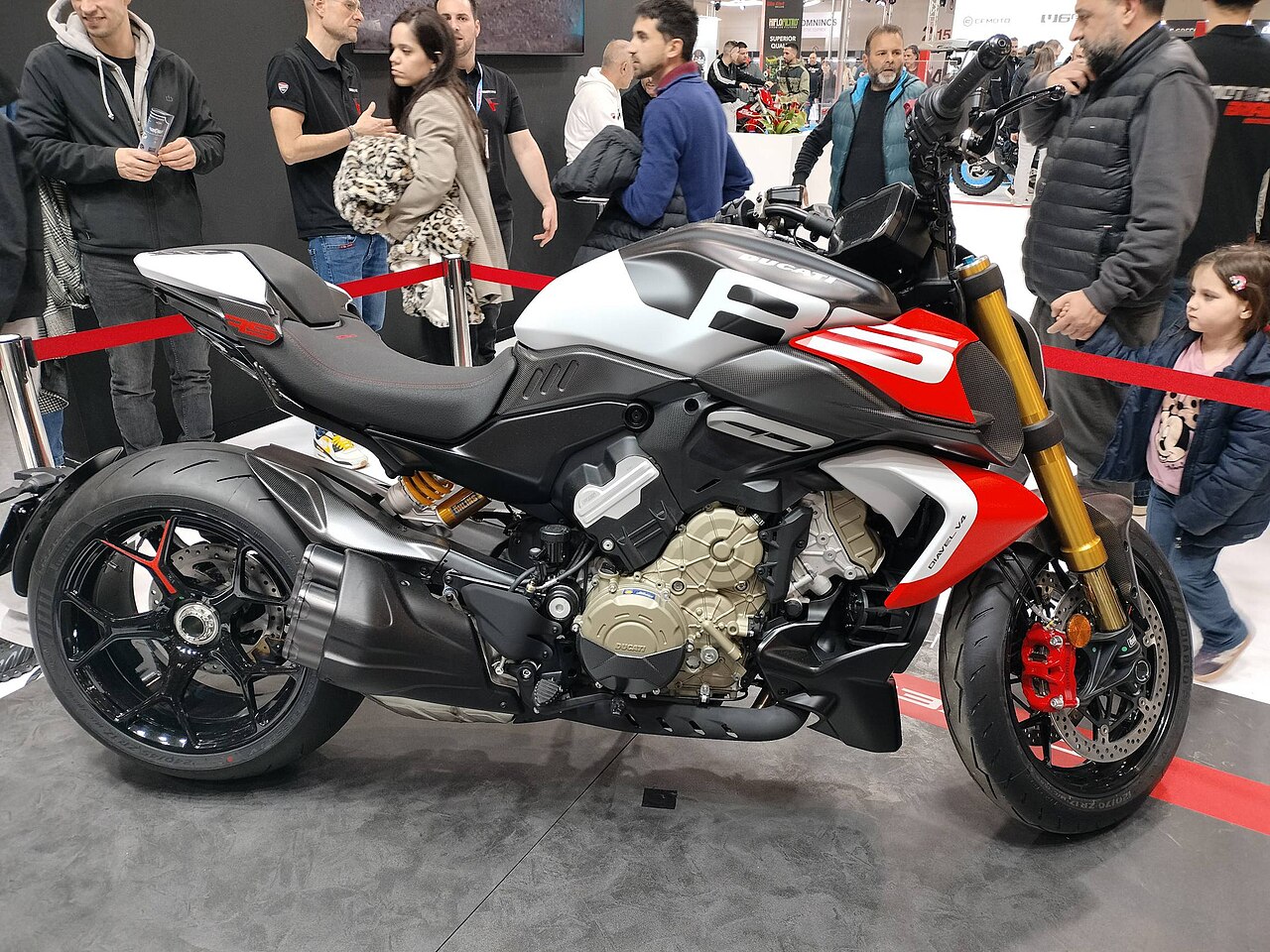 Ducati Diavel V4