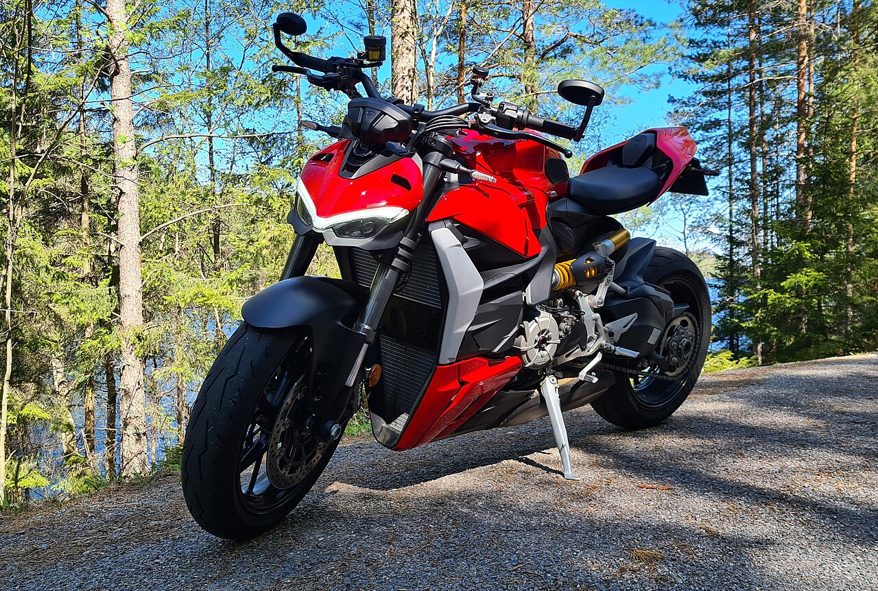 Ducati Streetfighter V2