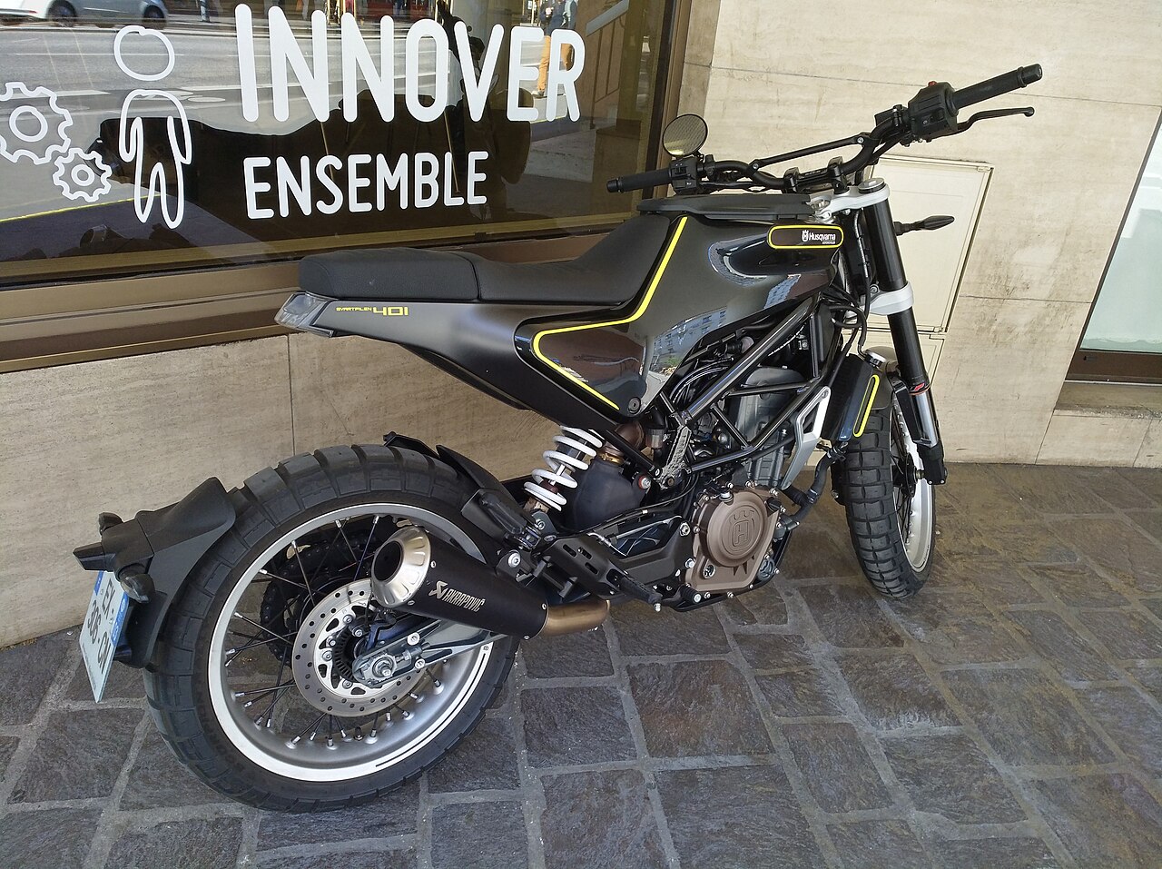 Husqvarna Svartpilen 401
